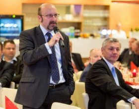 Ing. Jan Mládek, CSc., ministr průmyslu a obchodu ČR (18)
